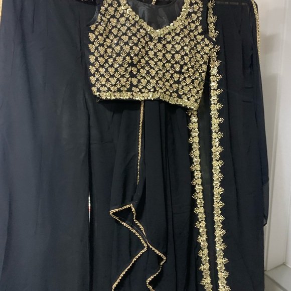 Sharara suit - Picture 12 of 12